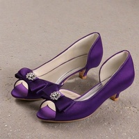 (Chaussures à talon bas Chaussures violettes