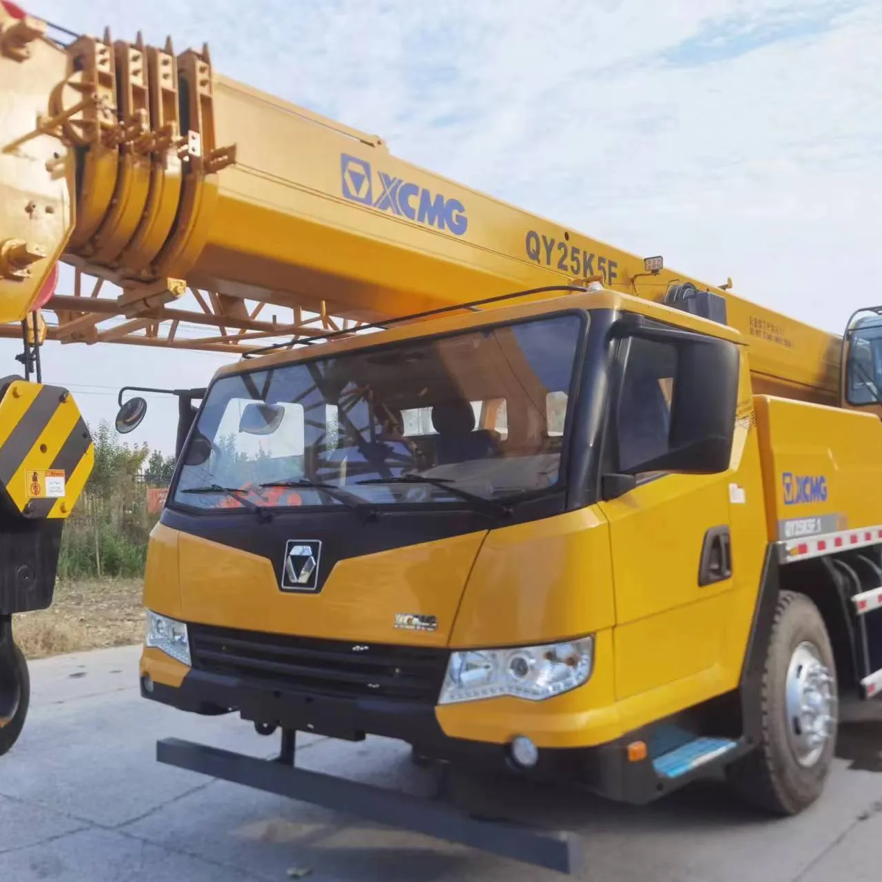 Camion usato con 50 tonnellate 100 tonnellate 25 tonnellate di vendita calda delle attrezzature per l'edilizia di marca cinese con la gru di buone condizioni