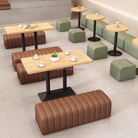 Ensemble de mobilier pour café, banquettes rembourrées marron et vertes avec tables rondes et rectangulaires, ensemble de sièges décontractés pour restaurant et bistro