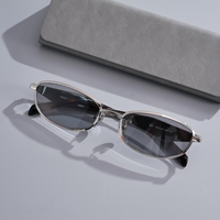 Lunettes de soleil tendance Y2K Cyberpunk en métal 2026 pour hommes et femmes, petites lunettes futuristes ovales, style vintage années 90, verres Matrix étroits