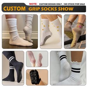 Chaussettes de yoga antidérapantes personnalisables pour femmes, chaussettes de Pilates en coton avec grip, chaussettes de ballet antidérapantes pour filles, vente en gros, logo personnalisé - Product Image 6