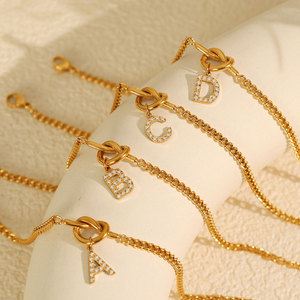 Pulseras y Brazaletes de Moda al por Mayor de Acero Inoxidable 316L con Baño de Oro de 14k y 18k, Pequeños y Delicados con Letras para Mujer - Product Image 4