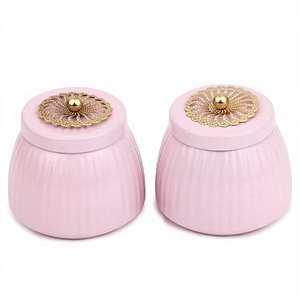 Frascos Redondos de Resina Rosa para Especias con Tapas Florales Doradas, Recipientes Herméticos para Almacenamiento de Cocina, Diseño Glamuroso para Regalos - Product Image 6