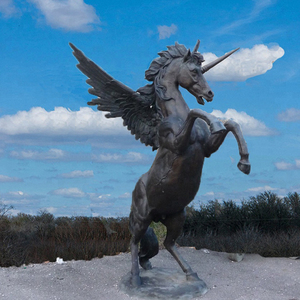 Grande Scultura di Cavallo in Bronzo Surrealista, Statua d'Arte Astratta per Giardino e Spazi Pubblici - Product Image 4