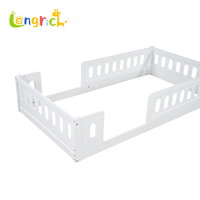 Lit d'enfant en bois classique personnalisé avec design de voiture de dessin animé, écologique et durable pour la chambre d'enfant et le salon