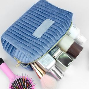 Grande trousse de maquillage en velours côtelé, pochette zippée portable, organiseur de cosmétiques de voyage pour femmes - Product Image 4