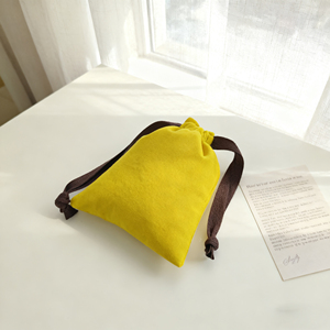 Petite pochette en velours 8*10 cm, logo personnalisé imprimé, sac à poussière en velours avec cordon de serrage pour ranger colliers, boucles d'oreilles et bagues - Product Image 5