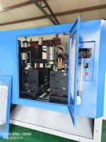 Machine de moulage par étirage-soufflage de bouteilles d'huile Machine de moulage par extrusion-soufflage Hdpe Machine de moulage par extrusion-soufflage Bst d 80