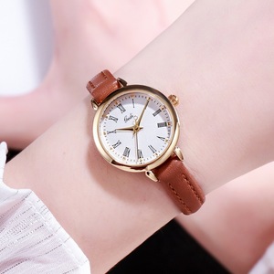 Montre ronde rétro pour femme, cadran à chiffres romains, bracelet en cuir polyvalent pour étudiants, montre-bracelet à quartz - Product Image 6