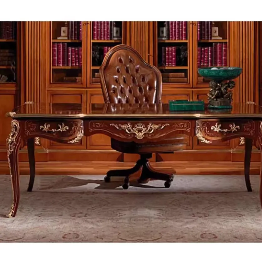 Chesterfield inek deri sandalye klasik kırmızı meşe ahşap kavisli ofis masası ile zarif İngiliz tarzı lüks ofis masası masa