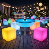 Set Tavolo e Sedie a Cubo LED Ricaricabile Impermeabile da 40 cm, Stile Francese per Esterni e Hotel, 5W, Mobili da Bar in Plastica Foshan
