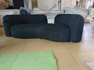 Sofá Curvo de Lujo Moderno de Diseño Nórdico, Tela de Piel de Cordero de Alta Calidad para Sala de Estar, Salón de Belleza, Sillas de Espera Creativas - Product Image 6