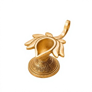 Lámpara Diya de latón artesanal Hind Craft Living con forma de loto y asa de lazo |   Lámpara de Aceite Tradicional para Puja, Decoración para Templos y Hogares - Product Image 1
