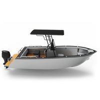 Yacht sportif personnalisable Kinocean avec cabine fermée toutes saisons, séjours confortables de nuit, moteur in-bord, coque en aluminium