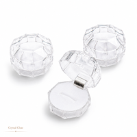 Boîte à bagues en acrylique transparent Hongfa, style cristal, avec couvercle à charnière, boîte de présentation de bijoux polygonale pour demande en mariage