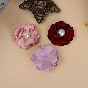 Accesorios para el Cabello con Flores de Tela y Centro de Perlas de 3.5 cm, Estilo Camelia, para Ropa, Zapatos y Bolsos de Boda - Product Image 3