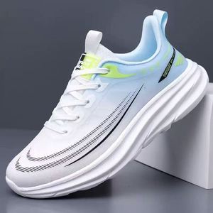 Nouvelles baskets d'été 2025 pour hommes, respirantes en maille, ultra-légères, amortissantes, à bout rond, imprimées en couleur unie, pour étudiants - Product Image 2