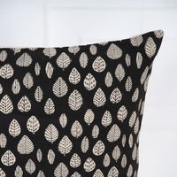 Housse de coussin style ferme à motifs imprimés, motif feuilles noir et blanc, housse de coussin décorative, matériaux et tailles personnalisables