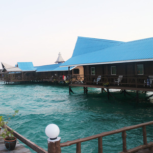 Matériaux d'isolation thermique pour <span class=keywords><strong>toiture</strong></span>, tôle de <span class=keywords><strong>toiture</strong></span>, tuiles de <span class=keywords><strong>toiture</strong></span> simples pour abri, PVC plastique 001 blanc ou bleu, personnalisé, extérieur moderne - Product Image 4