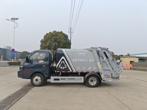 Camión de Basura Compactador Pequeño Dongfeng 4*2 - Product Image 3