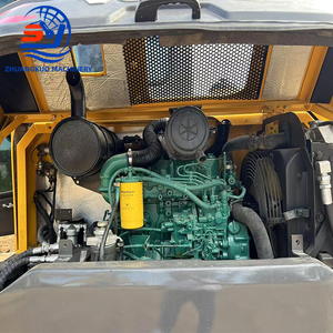 Excavatrice compacte Volvo EC55D 5,5 tonnes avec chenilles en caoutchouc/cabine climatisée, excavatrice EC55D d'occasion avec lame angulaire/attache rapide pour l'aménagement paysager - Product Image 6