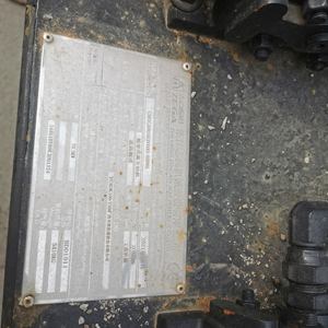 사용 된 <span class=keywords><strong>200</strong></span> 미터 깊이 시추공 드릴링 머신 유압 디젤 물 우물 장비 크롤러 우물 드릴링 장비 - Product Image 2