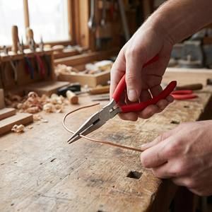 Tang Elektronik Mini 5 inci OEM Grosir, Baja Anti Karat, Ujung Lancip, untuk Pembuatan Perhiasan DIY, Pemotong Kawat, Gagang Lunak Bergigi - Product Image 3