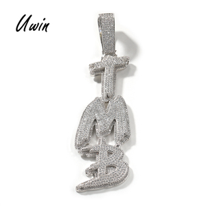 Pendentif <span class=keywords><strong>personnalisé</strong></span> UWIN avec initiale en lettres verticales CZ, pendentif en lettres brossées, bijoux personnalisés, MOQ 1 pièce, <span class=keywords><strong>collier</strong></span> avec pendentif - Product Image 1