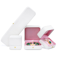 Boîte à bijoux en cuir GR avec logo personnalisé, emballage de boîte à bijoux en blanc rose avec bague cadeau de luxe Best-seller Vente en gros