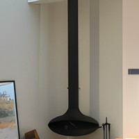 Cheminée électrique suspendue, flamme simulée LED moderne pour la décoration du salon de la villa, personnalisation OEM disponible