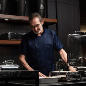 Touchhealthy Supply Precio a granel Buen diseño Pedido OEM Uniforme de chef personalizado - Product Image 5