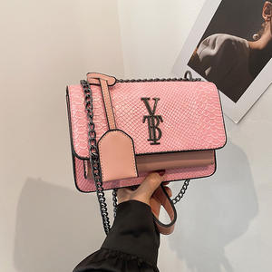 Bolso de Mano Pequeño Cuadrado de Piel Sintética con Cadena, Diseño de Serpiente, Elegante y Versátil para Mujer - Product Image 3