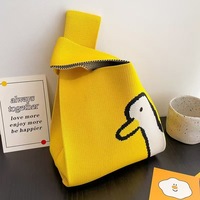 Sac fourre-tout portable au crochet pour femmes avec fleur mignonne sac à main tricoté en gros personnalisable sacs-cadeaux de remerciement