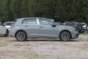 Volkswagen Golf 2024 280TSI DSG Pro 50e anniversaire légende 1.4T 110kW/150Ps berline, 8.6s 0-100 km/h - Product Image 4