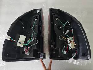 Feux arrière modifiés en direct d'usine pour Toyota Prado FJ120 03-08 – Pièces auto <span class=keywords><strong>tuning</strong></span> en gros pour ateliers <span class=keywords><strong>de</strong></span> réparation et importateurs mondiaux - Product Image 3