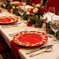 Assiettes de présentation élégantes en plastique lavables pour la décoration de mariages et de Noël (vente en gros)