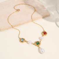Collier pendentif en acier inoxydable de style baroque rétro, plaqué or 18 carats, avec cristaux colorés et perles, pour femmes