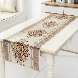 Runner da Tavola in PVC di Alta Qualità, Colore Champagne Floreale, 20 Metri, in Poliestere Dorato - Product Image 5