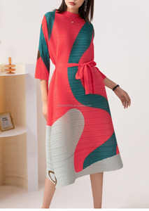 Vestido plisado Miyake estampado moda Vestidos De <span class=keywords><strong>Fiesta</strong></span> <span class=keywords><strong>2022</strong></span> nuevo vestido De longitud media con cordones y cuello ranurado suelto europeo y americano - Product Image 2