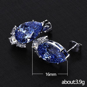 Orecchini a Perno di Lusso in Argento 925 per Donna con Topazio Blu Chiaro Taglio a Pera Placcati in Rodio Gioielli da Matrimonio - Product Image 6