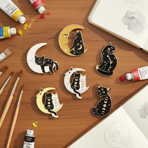 विशेष धातु निर्माता कस्टम नई ट्रेंडिंग फैशन ब्रोच लक्जरी महिला डिजाइनर ब्रोच प्यारा बिल्ली आधा चंद्रमा एनमेल पिन - Product Image 1