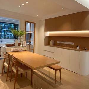 Juego de Muebles de Madera Minimalistas Personalizados, Mesa de Comedor y Mueble para Villas, Completo con Comodidad y Estilo - Product Image 1