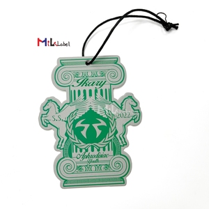 Etiqueta colgante gruesa personalizada con etiqueta de ropa tratada con UV Spot <span class=keywords><strong>Color</strong></span> impresión brillante impreso etiquetas de ropa para bolsos - Product Image 2