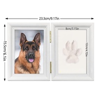 Kit de recuerdo personalizado de madera grabada en relieve con diseño vertical y bisagras para mascotas - Duradero para exhibición en el hogar o escritorio