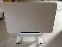 Bureau pliable large réglable en hauteur pour assise et position debout, poste de travail mobile avec porte-gobelet
