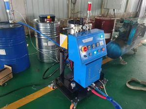 <span class=keywords><strong>Machine</strong></span> <span class=keywords><strong>à</strong></span> mousser le polyuréthane - Modèle 5600 Système de pulvérisation hydraulique de polyurée - Product Image 3