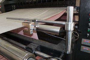 أحدث 380V قطب واحد/مزدوجة سكين بالموجات فوق الصوتية كفاءة منشفة قطع الحز و عرضية القماش ماكينات قص - Product Image 5