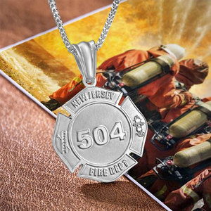 Collana con Ciondolo Distintivo Personalizzato in Ottone Placcato <span class=keywords><strong>Oro</strong></span> per Vigili del Fuoco, Gioiello Commemorativo Inciso con Nome <span class=keywords><strong>Città</strong></span> e Numero per Pompieri - Product Image 4