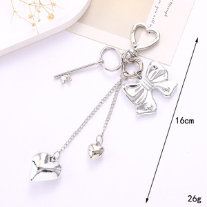Vente flash - Porte-clés en métal en forme de cœur Y2K - Charme pour téléphone - Pendentif pour sac - Accessoire pour femme - Product Image 4