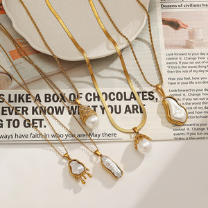 Collar de acero inoxidable y titanio con imitación de perlas, chapado en oro de 18k, estilo oceánico, diseño geométrico para mujer, uso diario. - Product Image 3